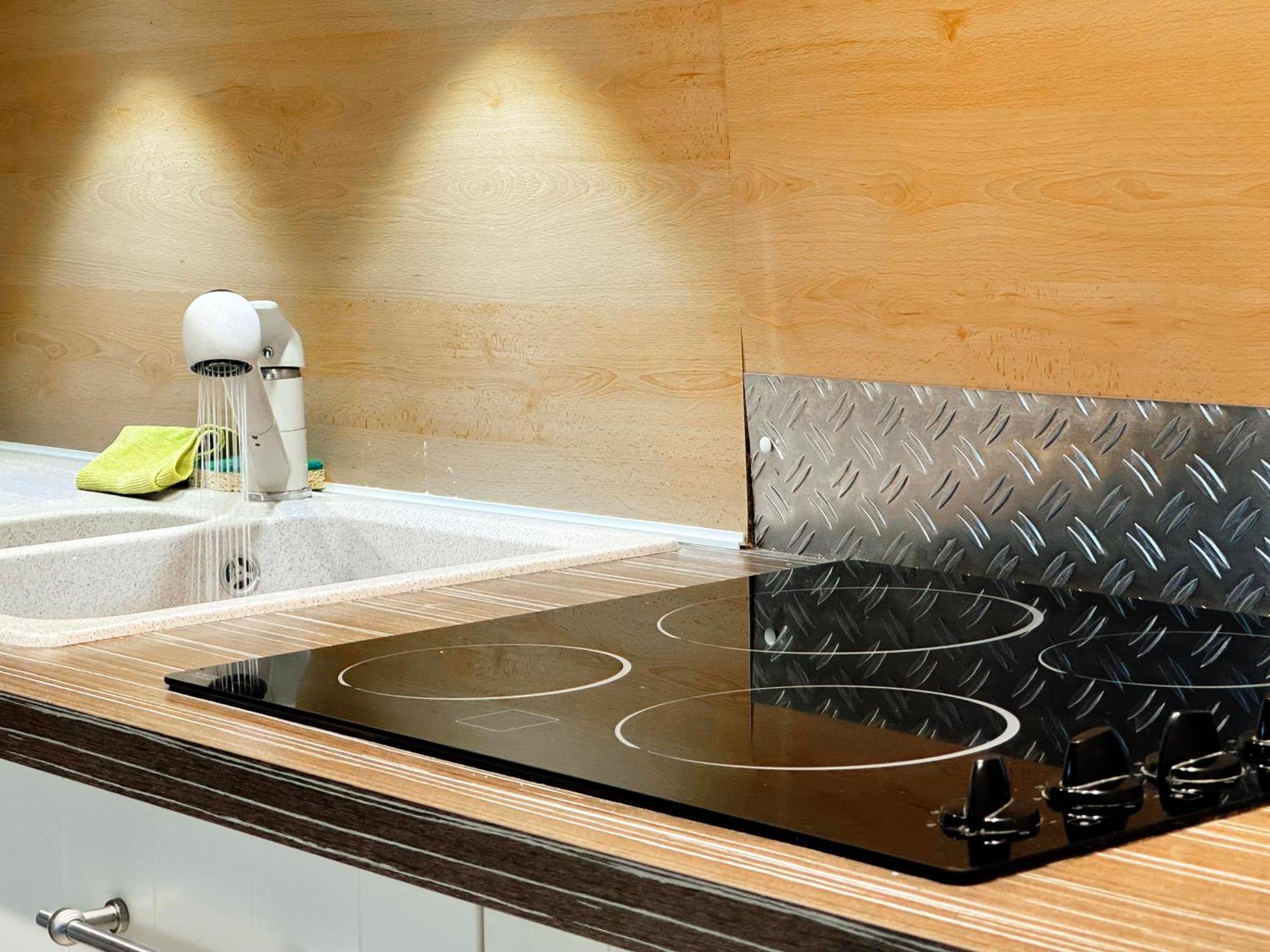 Hastiere-par-dela Capsule Lotus-Balneo-Sauna-Billard-Nintendo מראה חיצוני תמונה